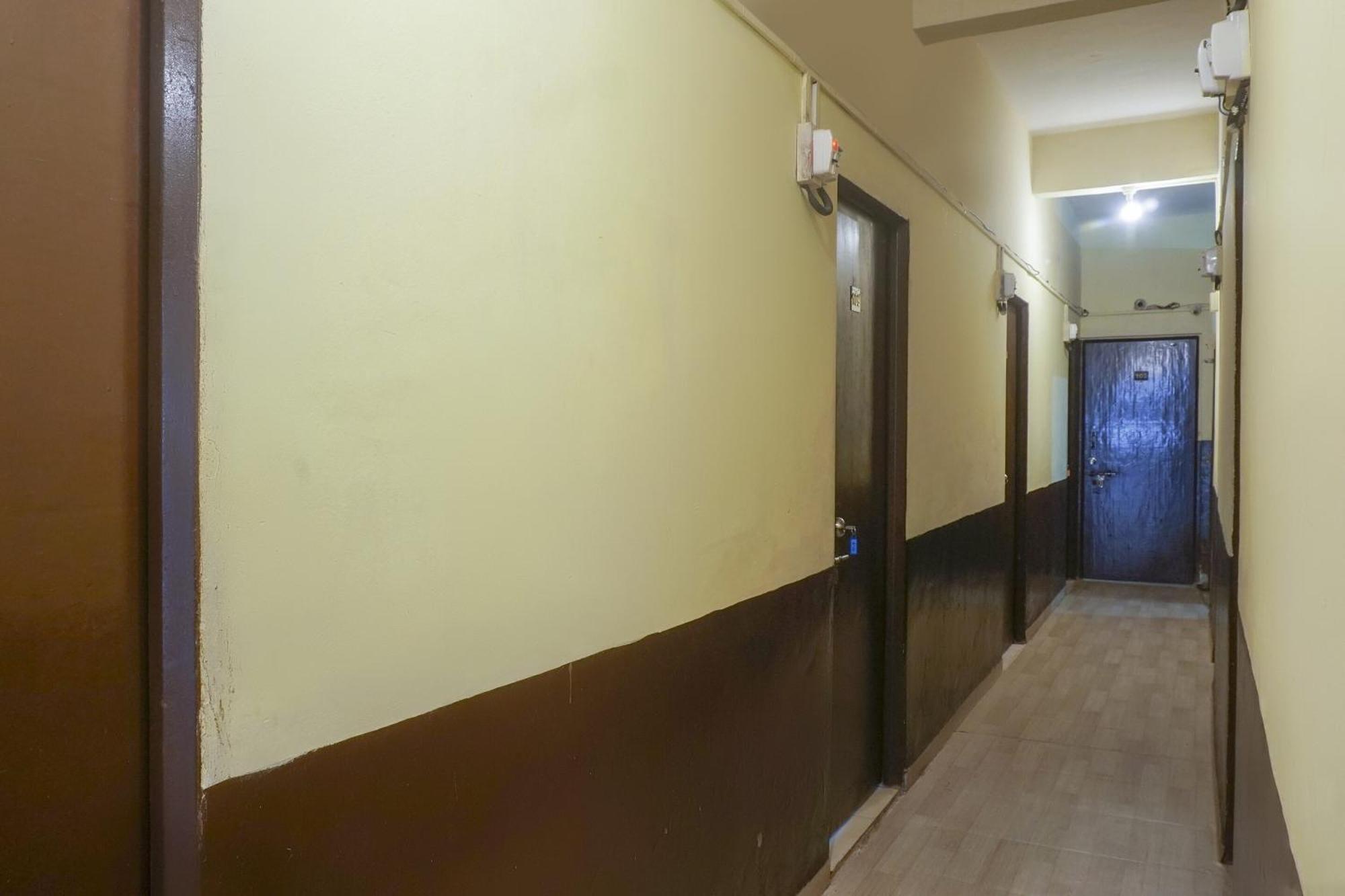 Hotel O R K Hotel Pimpri-Chinchwad Екстериор снимка