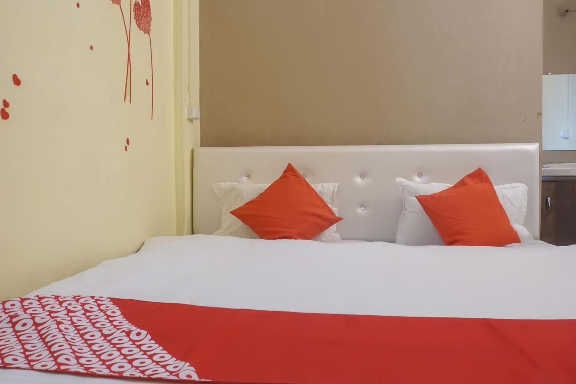 Hotel O R K Hotel Pimpri-Chinchwad Екстериор снимка