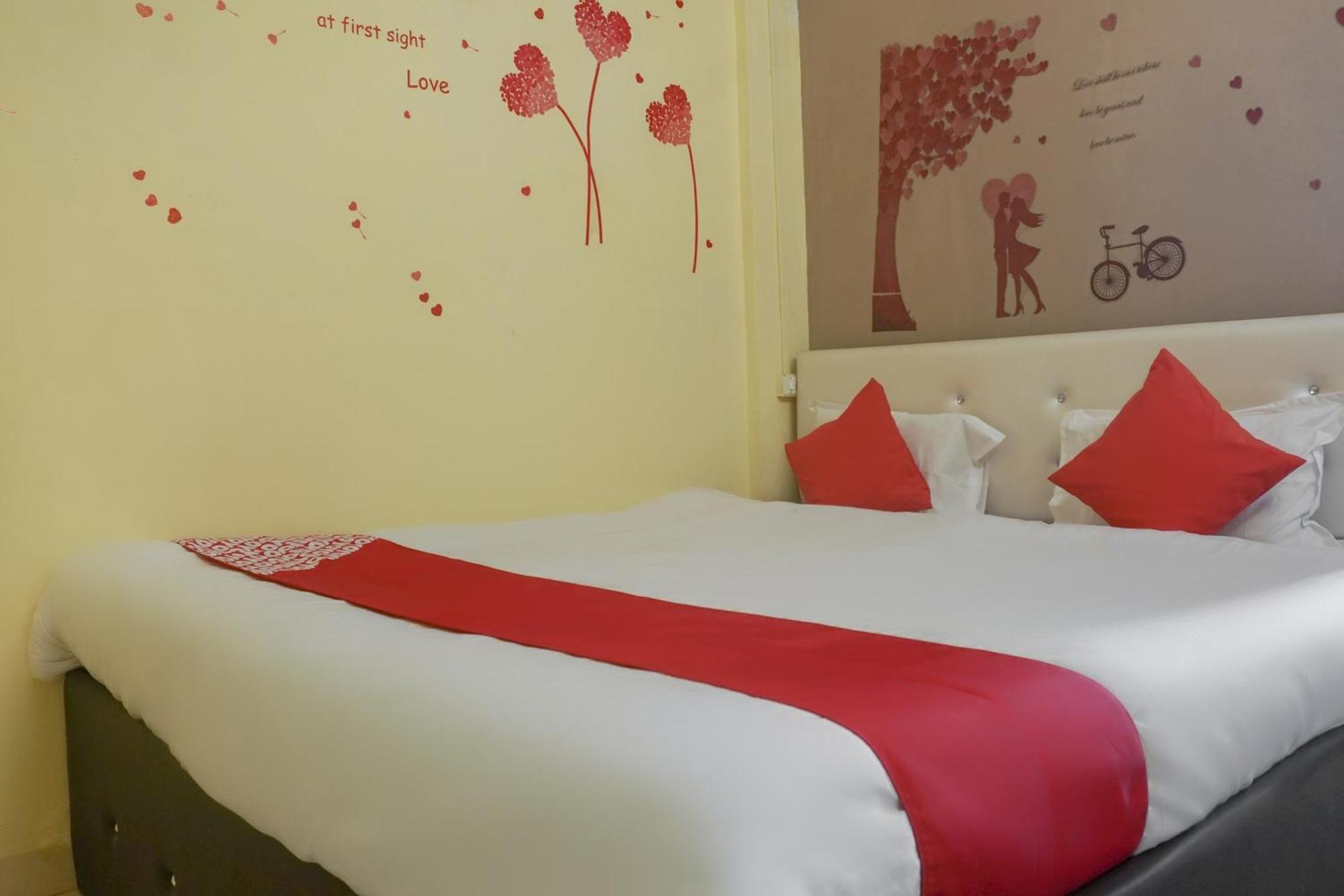 Hotel O R K Hotel Pimpri-Chinchwad Екстериор снимка